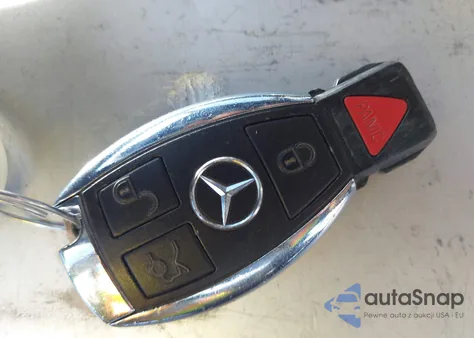 2011 Mercedes-Benz C 300 Luxury/Sport z USA, uszkodzony, nr VIN WDDGF5EB4BR178907